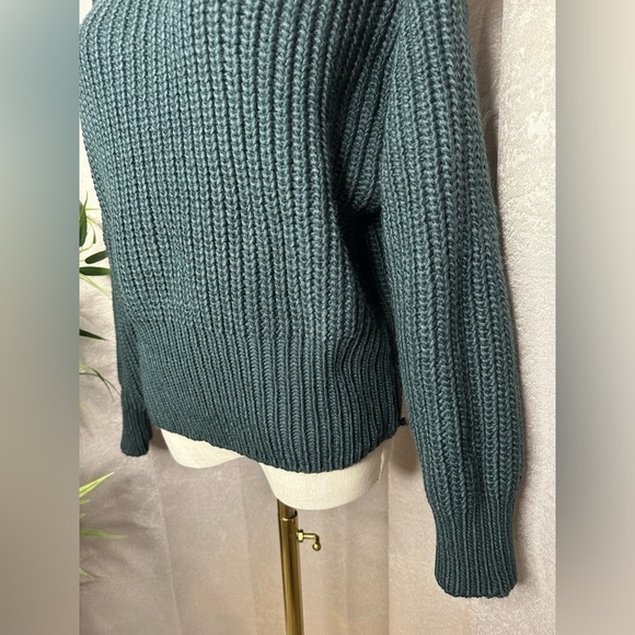 NEW H&M Women’s Peter Pan Collar Rib-Knit Sweater in Green Sz XS - Picture 6 of 11